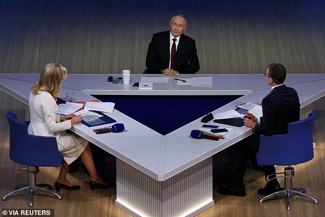 Russian President Vladimir Putin attends his annual end-of-year press conference and phone-in in Moscow, Russia December 19, 2025. Sputnik/Vyacheslav Prokofyev/Pool via REUTERS ATTENTION EDITORS - THIS IMAGE WAS PROVIDED BY A THIRD PARTY.
