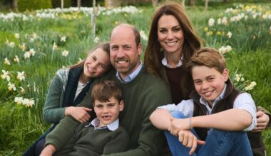 Hidden detail in Wales Family's Christmas card which highlights clear bond between Prince George and King Charles