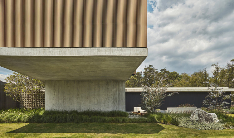 Haras House / Cinco Sólidos - Image 2 of 29