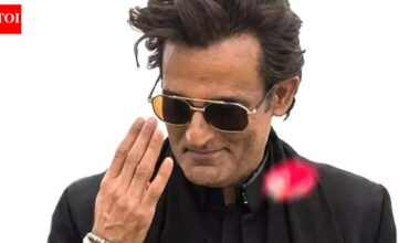 'He knew he had killed it,' says 'Dhurandhar' actor Hirav Mehta on Akshaye Khanna's step in 'FA9LA' song; opens up on Ranveer Singh's energy during shoot | Hindi Movie News