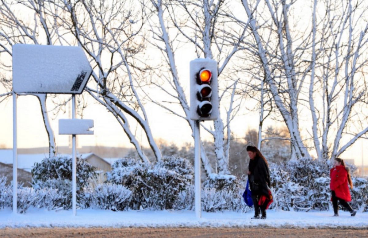 All the parts of England facing snow for 12 hours - and it'll be 2 inches deep