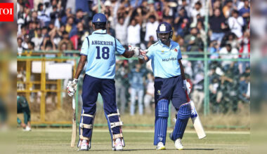 KKR star and Rohit Sharma’s team-mate stretchered off after serious injury at Vijay Hazare Trophy | Cricket News