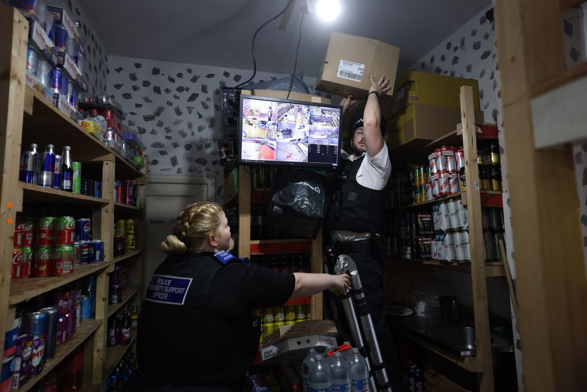 Merseyside Police search for illegal vapes in Old Swan Off License