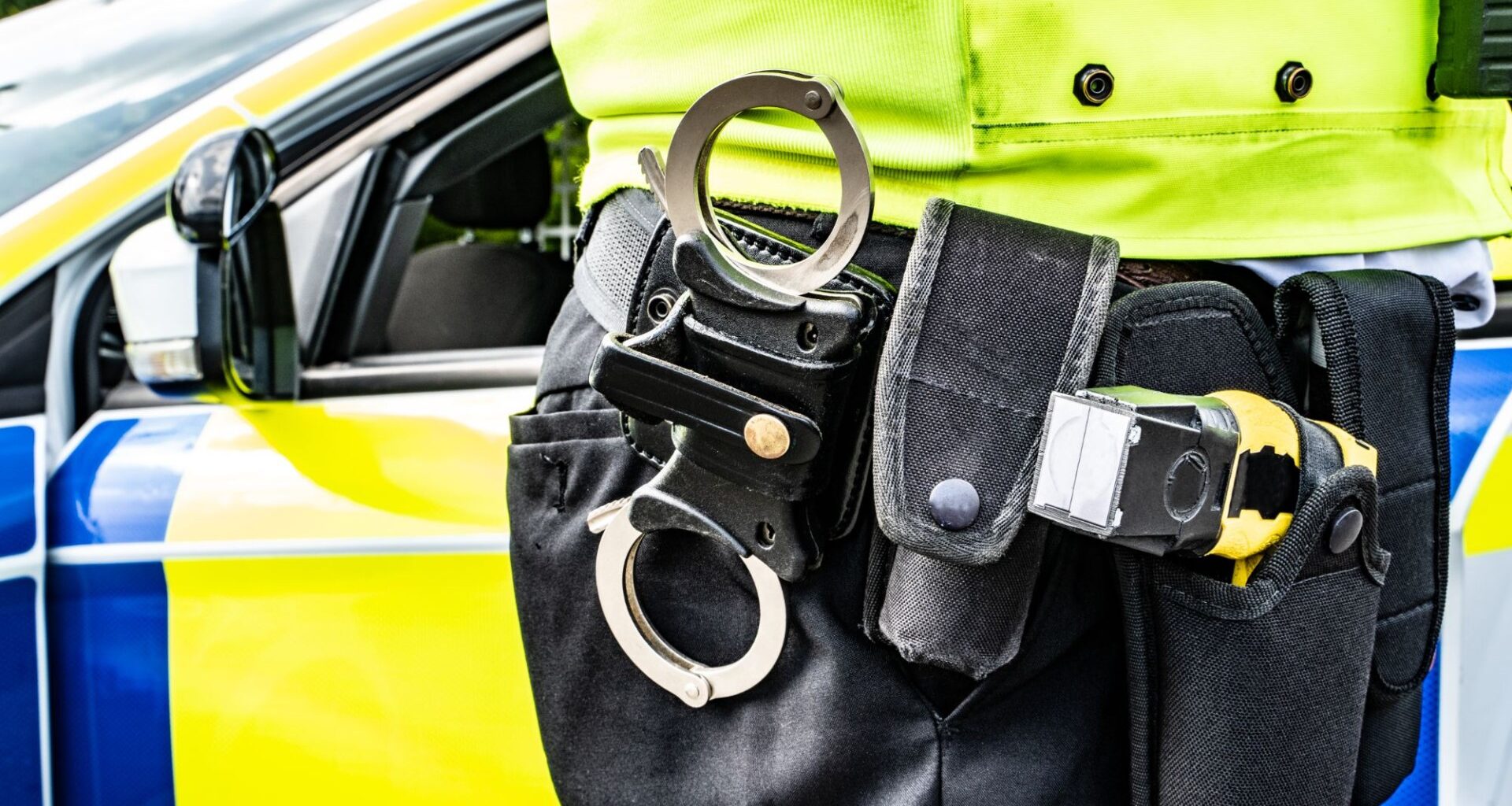 Masked thugs in balaclavas armed with blade storm property near Glasgow in terrifying home invasion