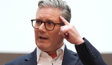 'Disgrace' Keir Starmer hits out at Nigel Farage in Glasgow