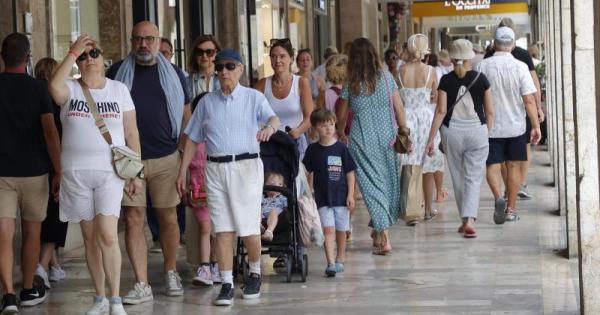 Balearic population booms, Mallorca heading to one million but 5,940 fewer Britons in Spain