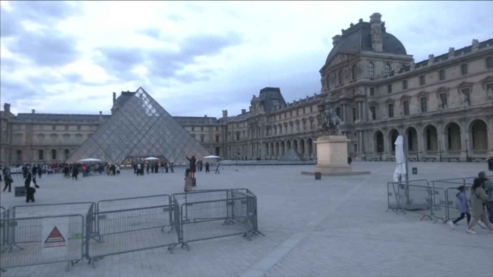 Louvre Museum news: Paris, France workers announce strike over work conditions, security after $102M heist