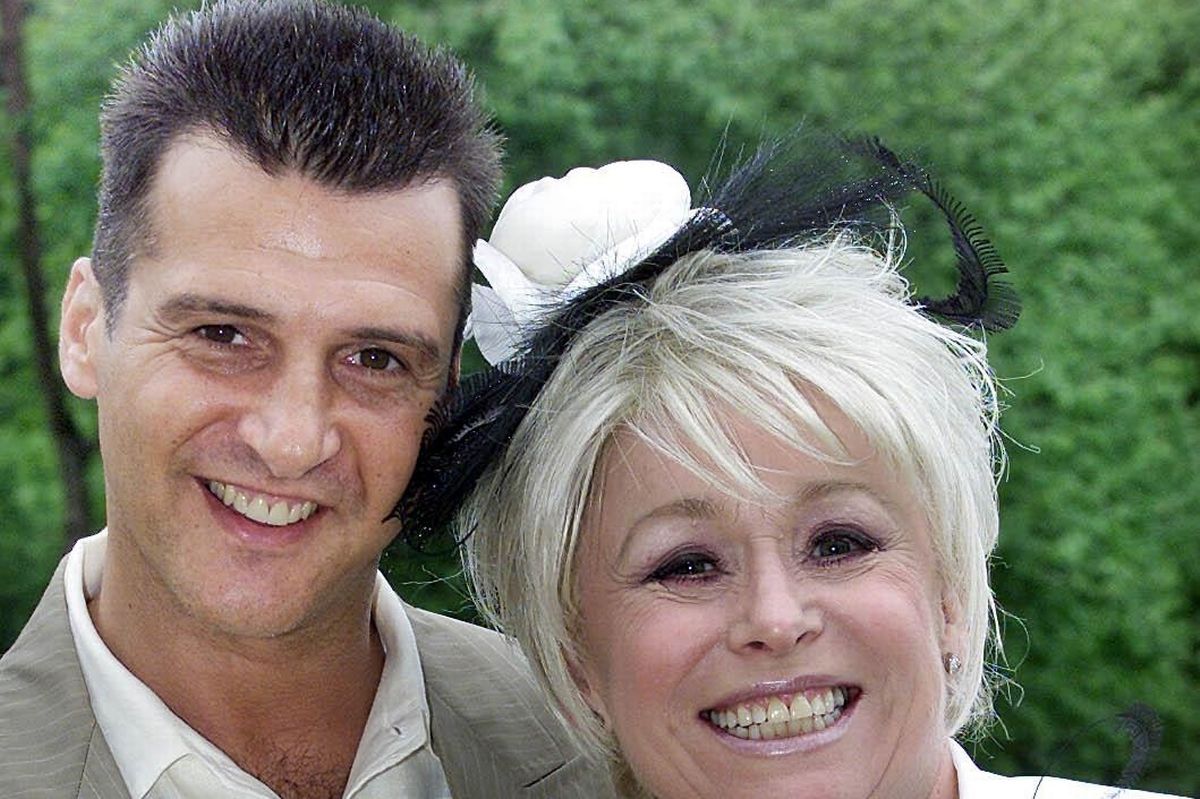 Scott mitchell and Barbara windsor smiling in 2001