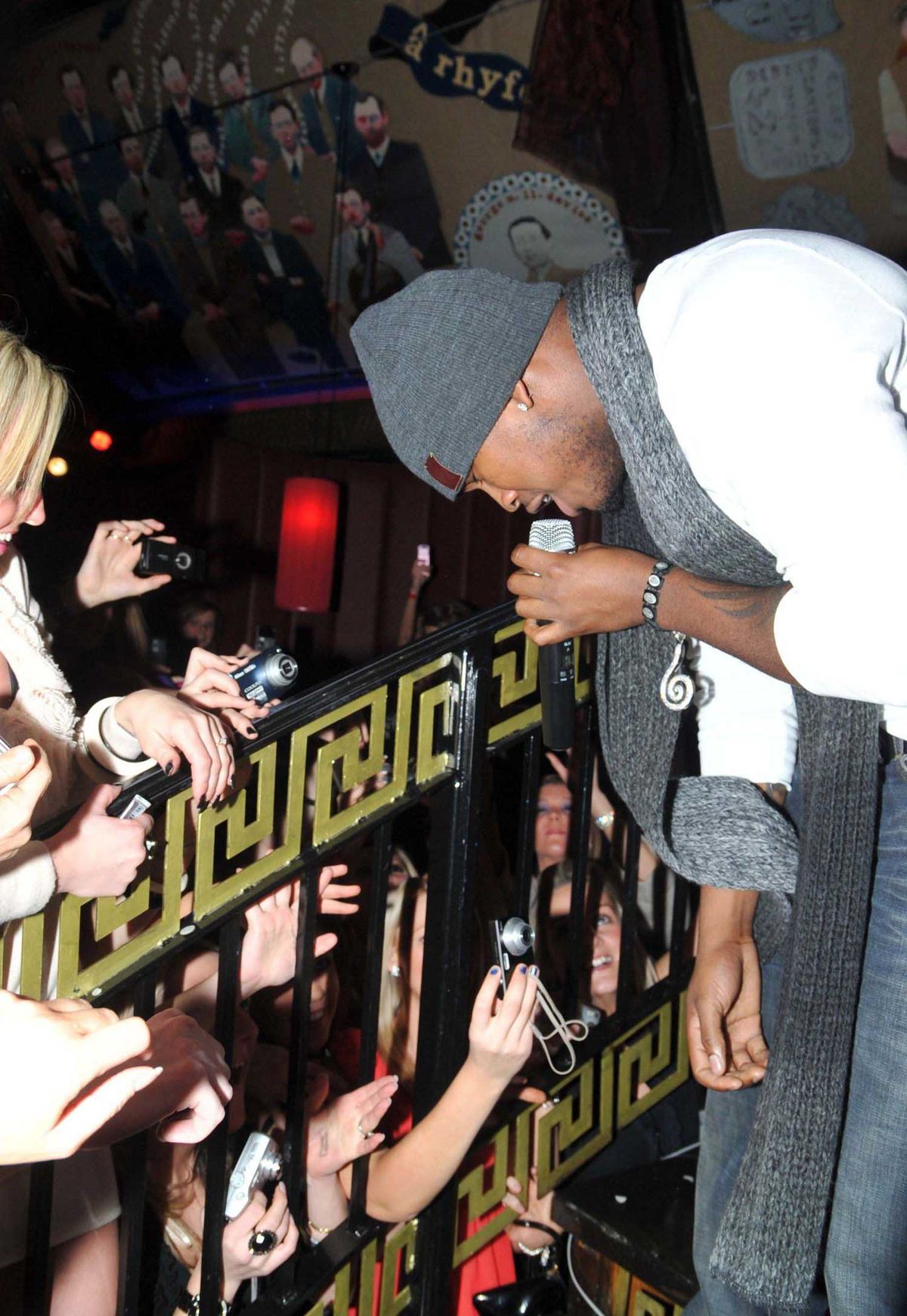American pop and R&B singer-songwriter Ne-Yo performed at Newz Bar in Water Street in 2007