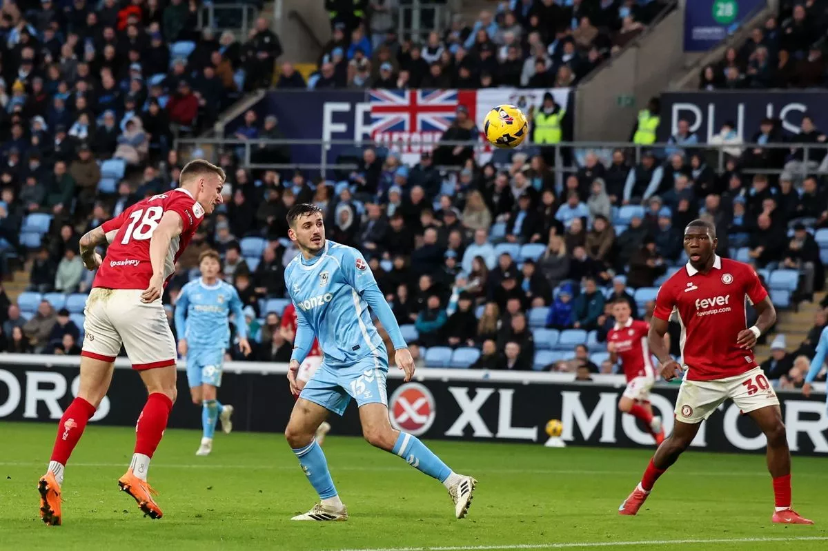 
Bristol City's Emil Riis Jakobsen heads at goal