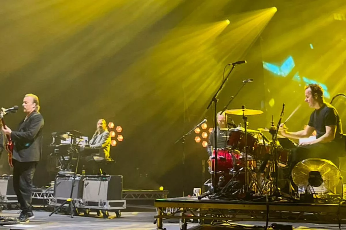 Doves performing on-stage at the Manchester Apollo