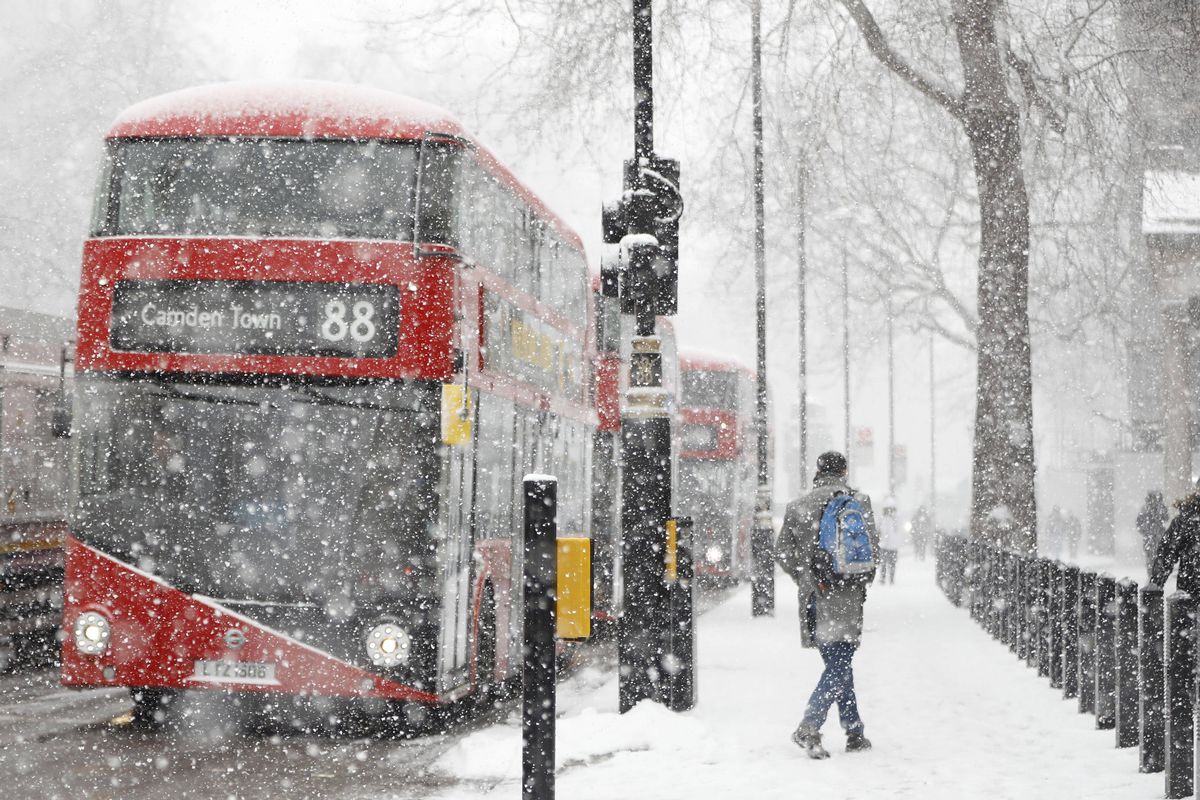 TOPSHOT - A blizzard hits central London as temperatures remain below freezing on February 28, 2018. - Europe remained Wednesday gripped by a blast of Siberian weather which has killed at least 24 people and carpeted palm-lined Mediterranean beaches in snow. (Photo by Tolga AKMEN / AFP)        (Photo credit should read TOLGA AKMEN/AFP via Getty Images)