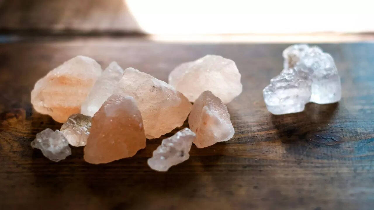 2. Table salt (sea salt, rock salt):