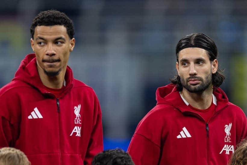 MILAN, ITALY - Tuesday, December 9, 2025: Liverpool's Hugo Ekitike (L) and Dominik Szoboszlai line-up before the UEFA Champions League game between Internazionale Milano and Liverpool FC at the Stadio San Siro. Liverpool won 1-0. (Photo by David Rawcliffe/Propaganda)