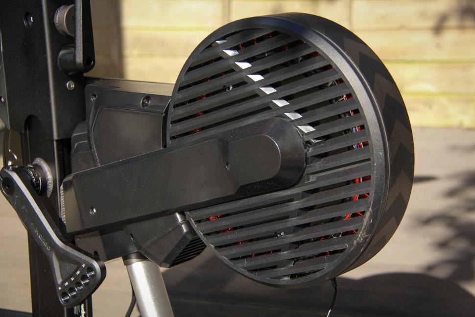 2025 Wahoo KICKR Bike Pro - resistance unit.jpg