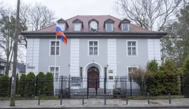Russia refuses to hand over consulate building after Poland orders it closed