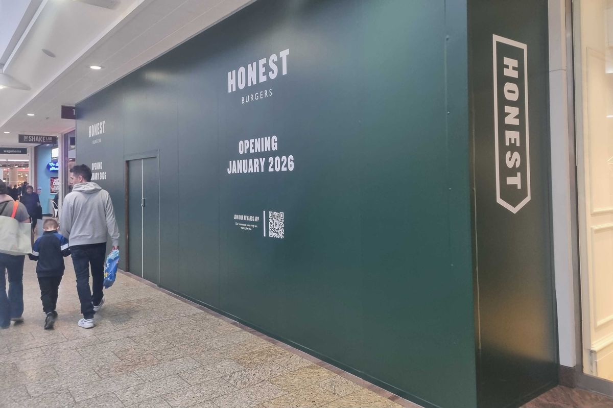Honest Burgers hoardings at The Mall, Cribbs Causeway