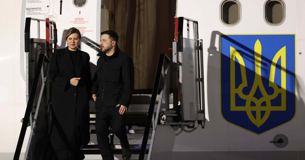 Volodymyr Zelensky greeted by Irish premier as he lands in Dublin