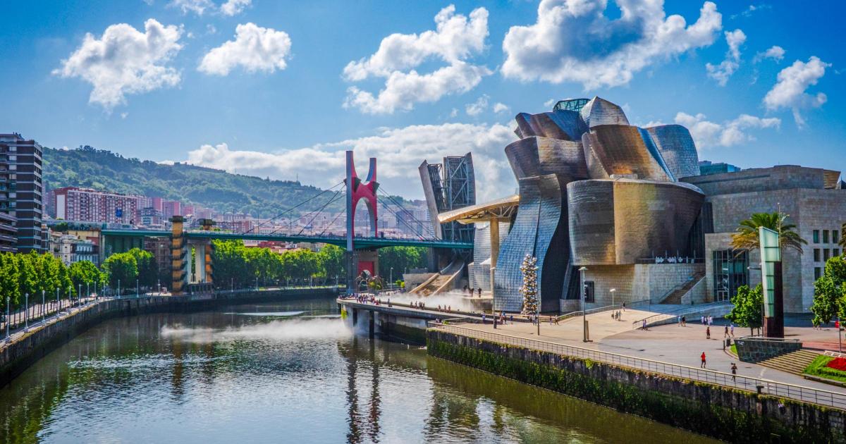 Budget airliner launches new Scottish flight to popular Spanish city