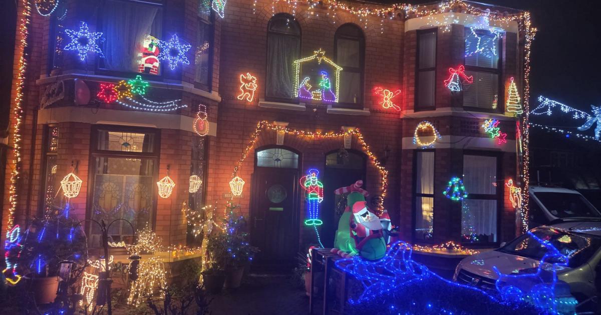 House's dazzling Christmas display for Wales Air Ambulance