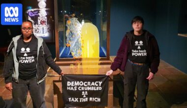 Four arrested after food thrown at Crown Jewels display case