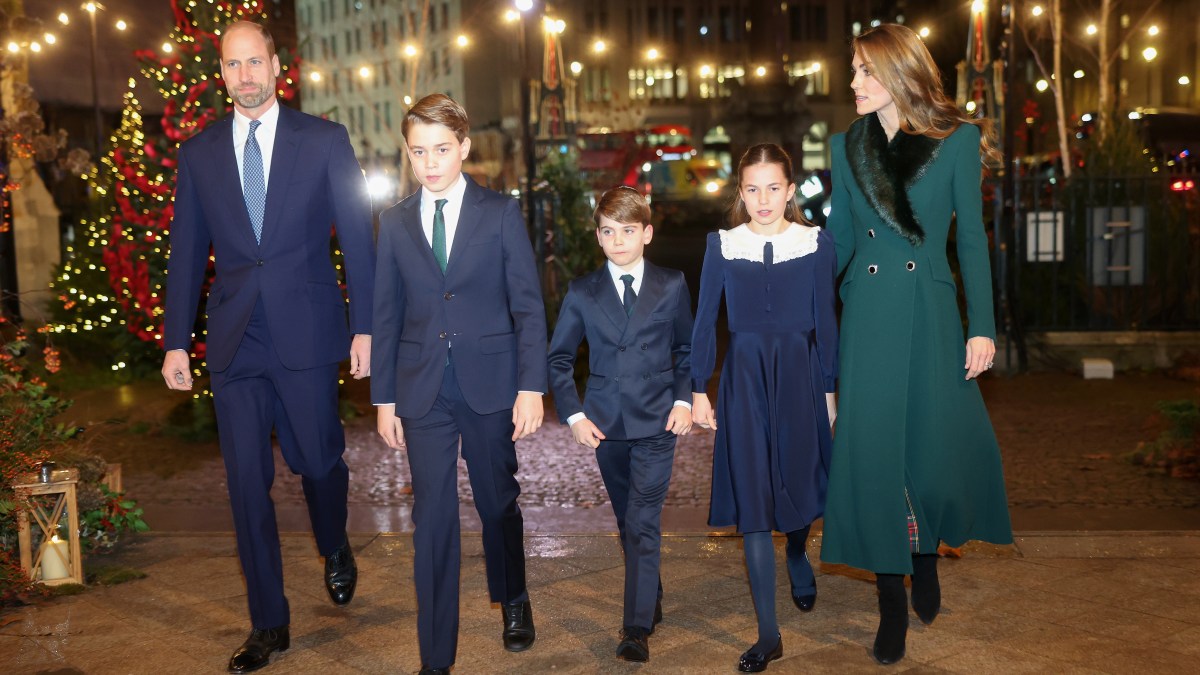 Princess of Wales hosts carol service at Westminster Abbey
