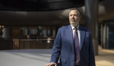 Edinburgh Worldwide chair issues ultimatum to Boaz Weinstein