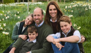Kate and William release family Christmas card