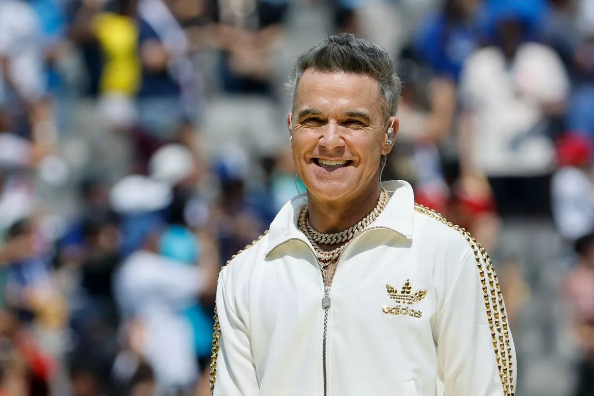 Singer Robbie Williams recently admitted he experienced serious health concerns after using weight-loss jabs