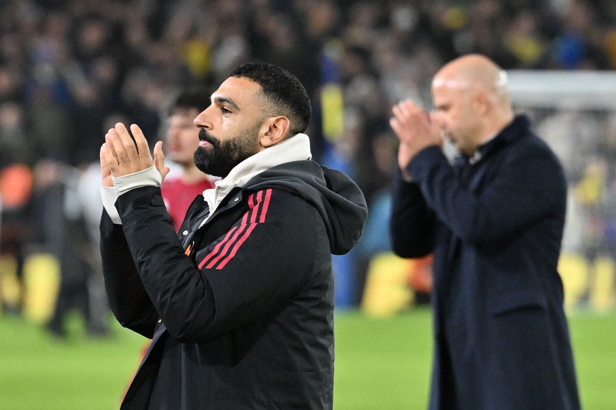 LEEDS, ENGLAND - DECEMBER 06: (THE SUN OUT, THE SUN ON SUNDAY OUT) Mohamed Salah of Liverpool looks dejected as he walks off the pitch after the final whistle alongside Liverpool Manager, Arne Slot following his team's draw in the Premier League match between Leeds United and Liverpool at Elland Road on December 06, 2025 in Leeds, England. (Photo by Liverpool FC/Liverpool FC via Getty Images)
