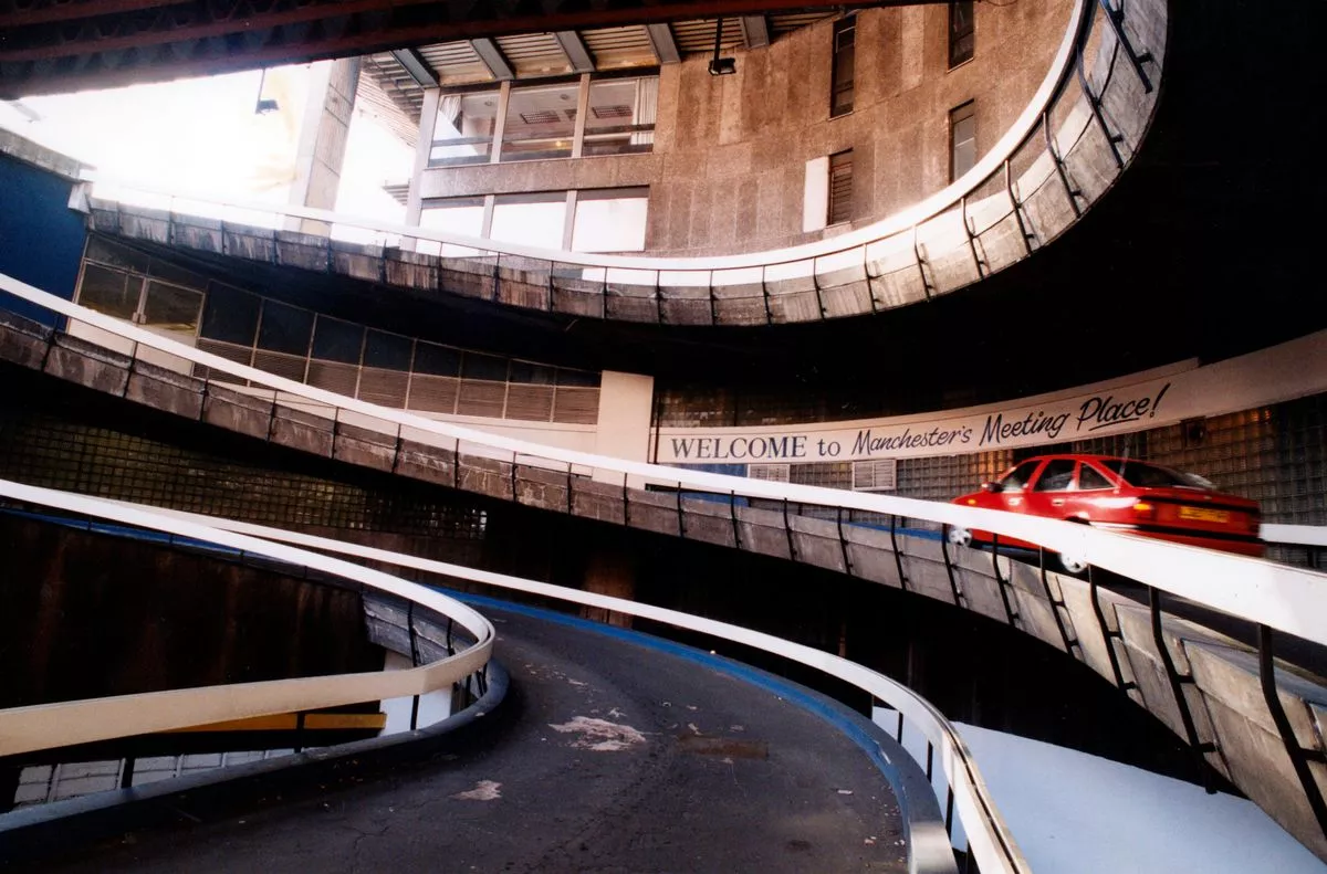 Ramp leading up to the Piccadilly Hotel