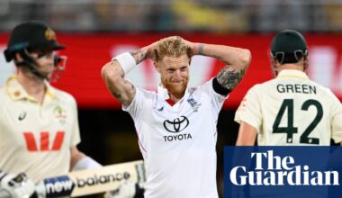 England rue five dropped catches as Australia build lead in second Ashes Test | Ashes 2025-26