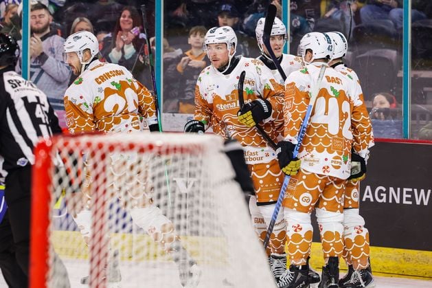 Overtime hero Mike Lee helps Belfast Giants end home year on winning note against Glasgow Clan