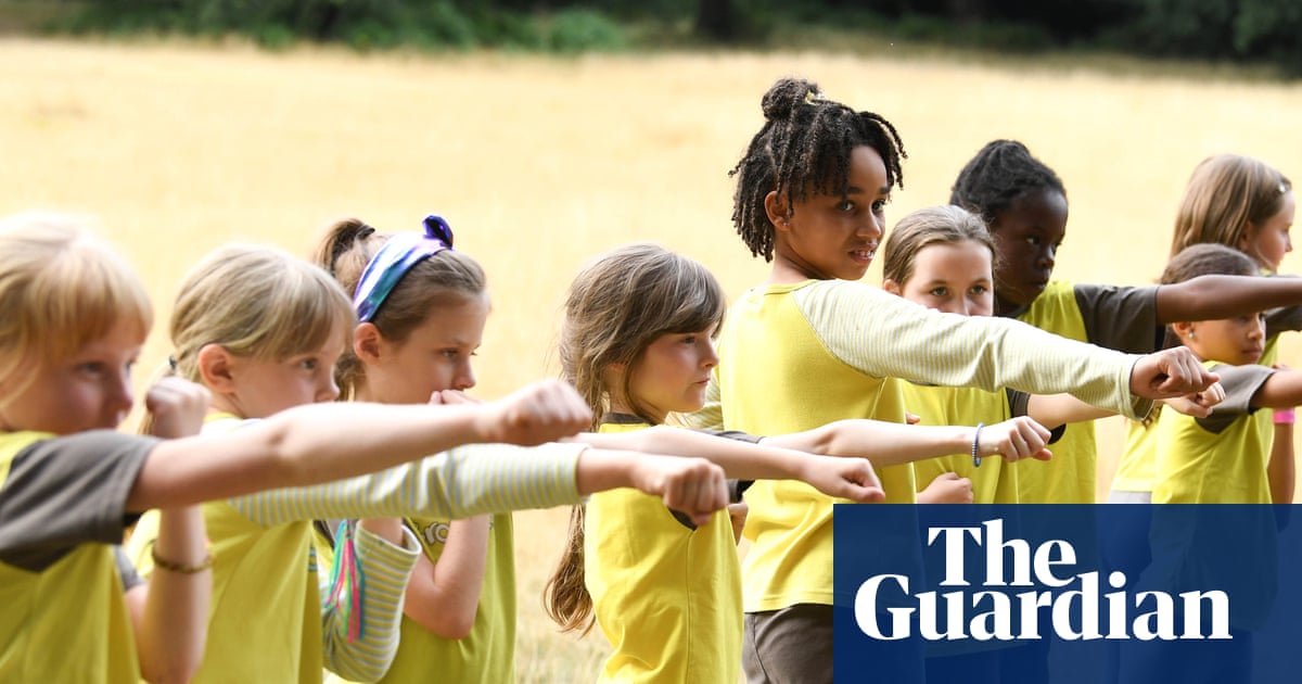 Trans girls banned from joining Girlguiding | Guides