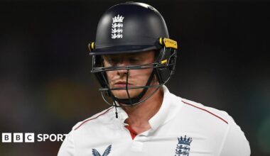 Jamie Smith looks dejected after being dismissed