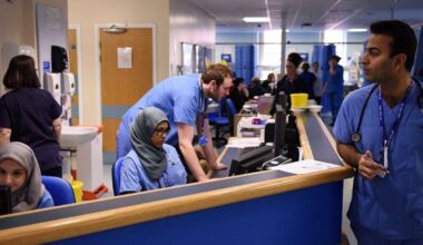 Mutant 'superflu' sweeps Britain: NHS declares early crisis as experts suggest face masks | UK | News