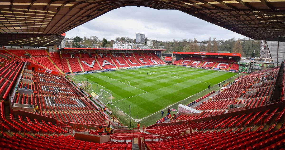 Championship match abandoned due to medical emergency as players taken off pitch | Football | Sport
