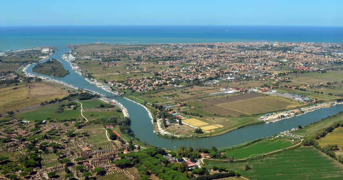 Brits warned not to travel to 'magic' European seaside town | Europe | Travel