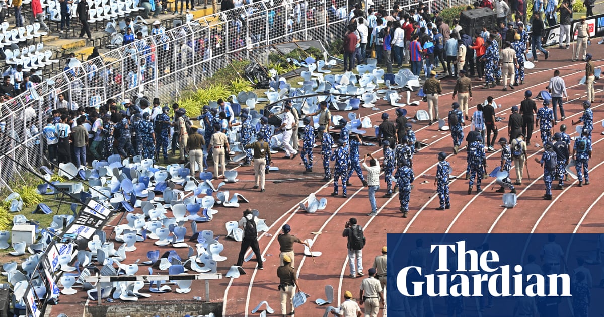 Lionel Messi’s India tour starts in chaos as angry fans throw seats in stadium | Lionel Messi