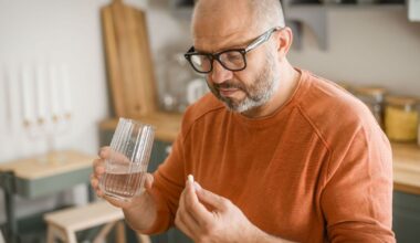 Warning as common painkiller taken linked to deadly heart conditions | UK | News