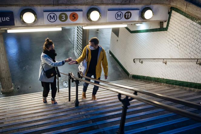 Entrance to a Paris metro station, October 2020.