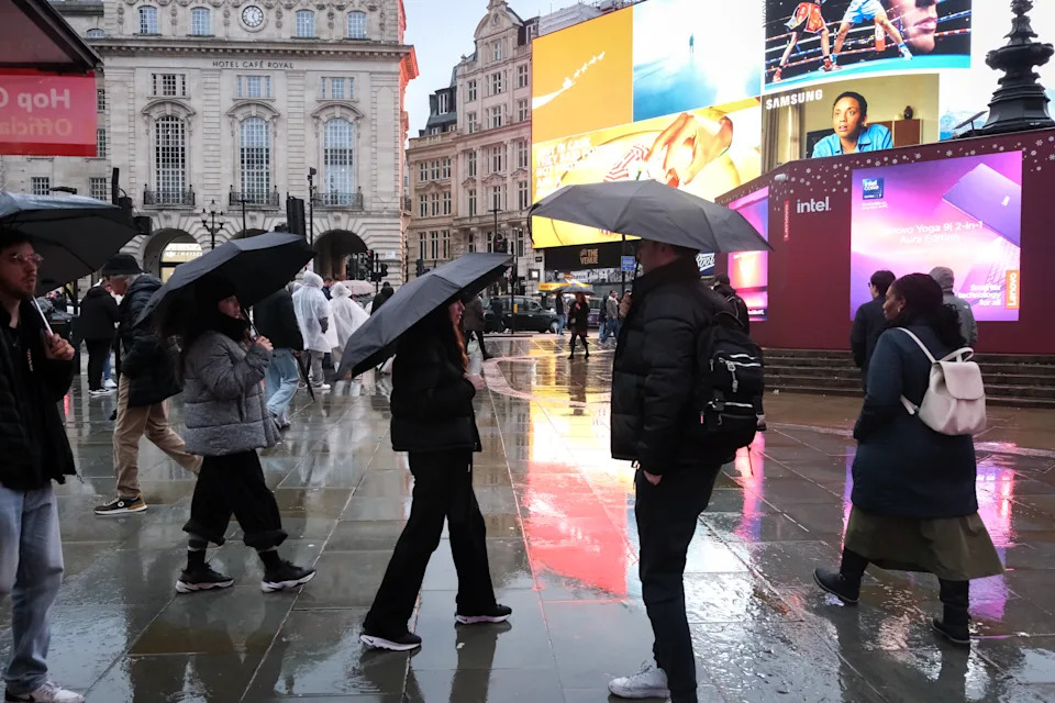 LONDON, UNITED KINGDOM - DEC 07, 2025 -   Rainy day in London. Piccadilly Circus. (Photo credit should read Matthew Chattle/Future Publishing via Getty Images)
