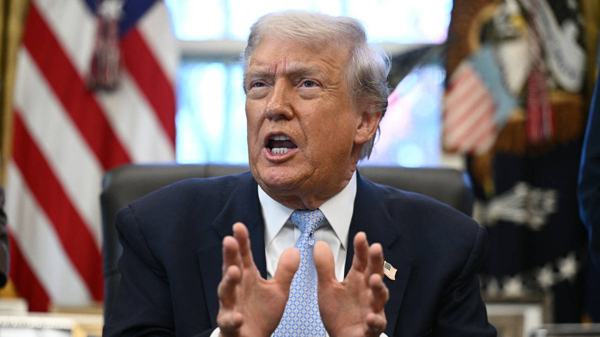 Trump orders Maduro to flee Venezuela immediately as US President threatens military action 'very soon'