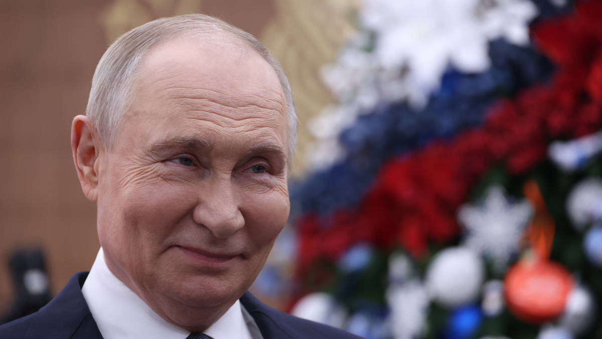 Ukraine tells Vladimir Putin to 'stop wasting the world's time' as peace negotiators in Moscow fail to agree deal