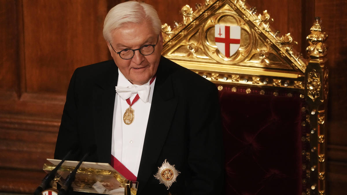 'Don't look back in anger': German president compares post-Brexit UK ties to Oasis reunion