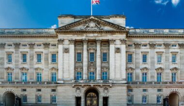 Royal experts reveal secrets of Britain's top palace