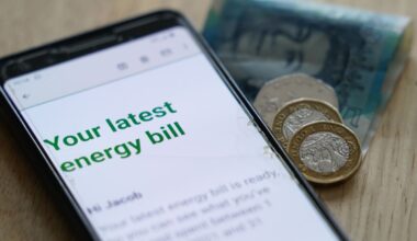 UK energy bills to fall by £138 in April, experts predict