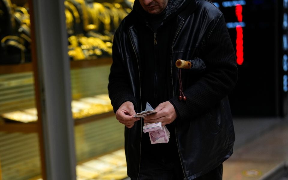 Minimum wage nowhere near enough for buying or renting a house