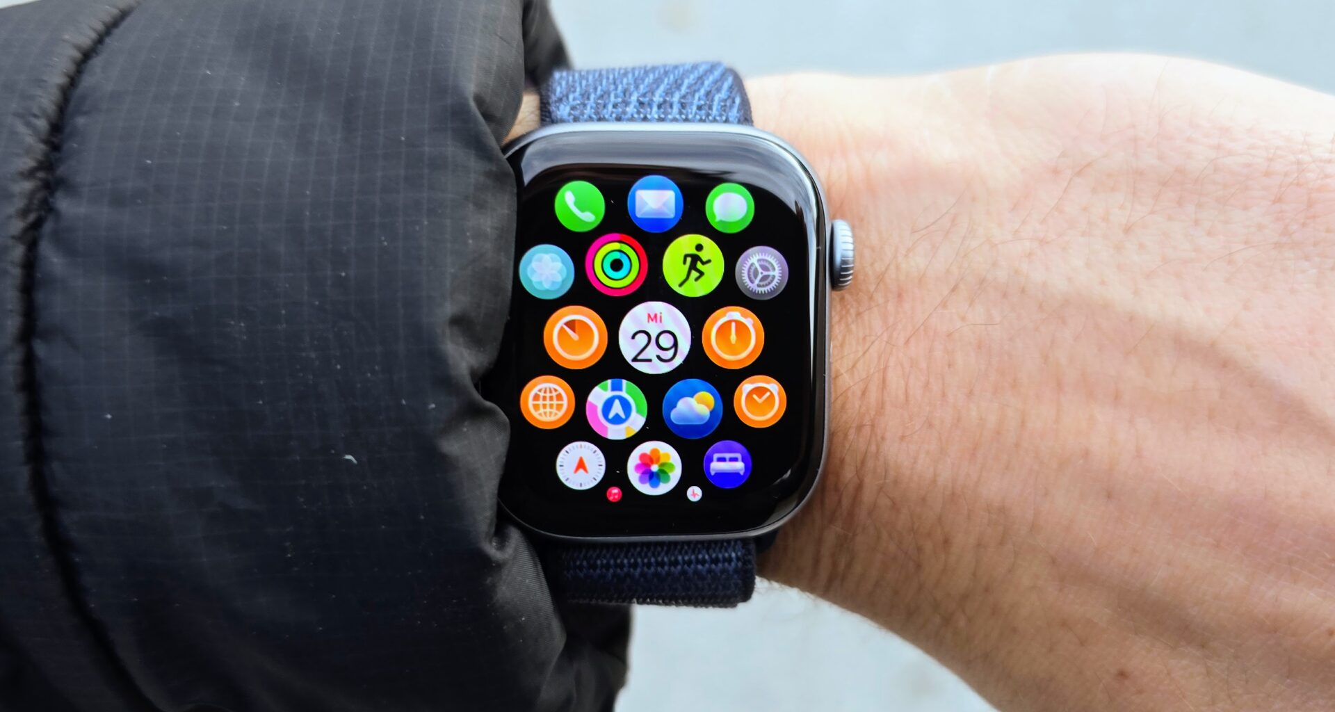 Apple Watch Series 11 at lowest price ever on Amazon