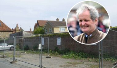 Staff at The Maltings raise concerns after Fakenham councillor David Hunter gets approval to build new house on Hall Staithe